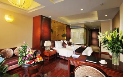 발코니가 있는 럭셔리 스위트 — Golden Silk Boutique Hotel - Hanoi Old Quarter